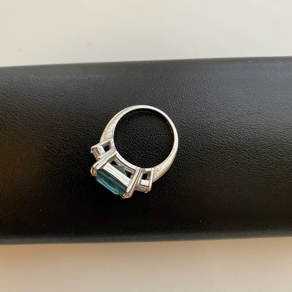 Fashion Gemstone/diamond look alike turquoise ring - Picture 3 of 3